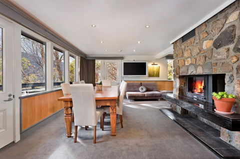 Pure Chalet Thredbo - Australia Accommodation 14