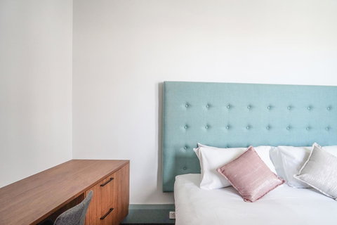 Oasis On Beamish Hotel - Australia Accommodation 24