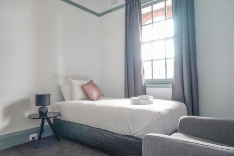 Oasis On Beamish Hotel - Australia Accommodation 9