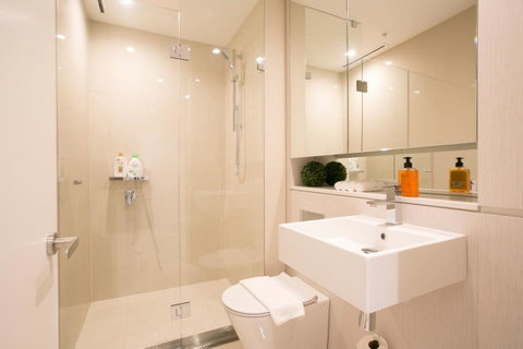 Newly Settled Three Bedrooms Apartment In CBD - Australia Accommodation 3