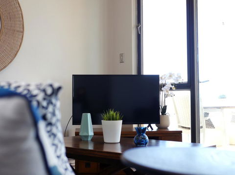 Panoramic Harbour Views And Unbeatable Comfort - Australia Accommodation 11