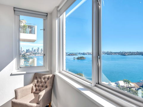 Panoramic Harbour Views And Unbeatable Comfort - Australia Accommodation 12