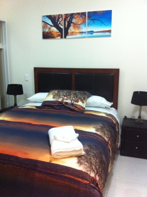 Nomikis\'On The Avenue - Australia Accommodation 13