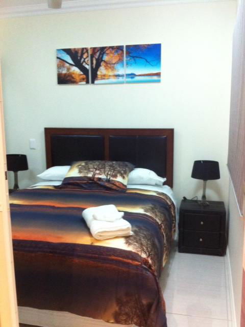 Nomikis\'On The Avenue - Australia Accommodation 21