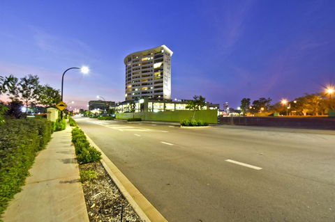 Nomikis\'On The Avenue - Australia Accommodation 10