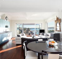 Art Deco Apartment With Breathtaking Water Views - Australia Accommodation