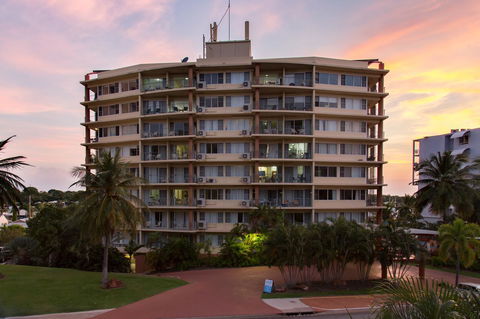 Cullen Bay Resorts - Australia Accommodation 12