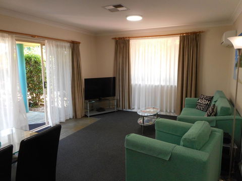 Beaches Serviced Apartments - Australia Accommodation 27