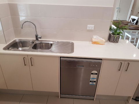 Darwin-Ocean Views, Tropical Getaway, Pool & Aircon - Australia Accommodation 12