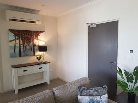 Darwin-Ocean Views, Tropical Getaway, Pool & Aircon - Australia Accommodation 6
