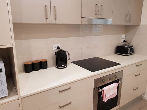 Darwin-Ocean Views, Tropical Getaway, Pool & Aircon - Australia Accommodation 9