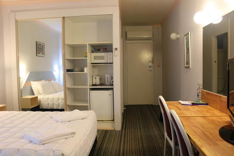 Golden Sands Motor Inn - Australia Accommodation 4