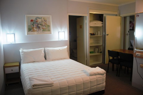Golden Sands Motor Inn - Australia Accommodation 1