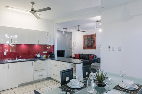 CitySide Apartment - 2 Bedroom With Private Courtyard - Australia Accommodation 0