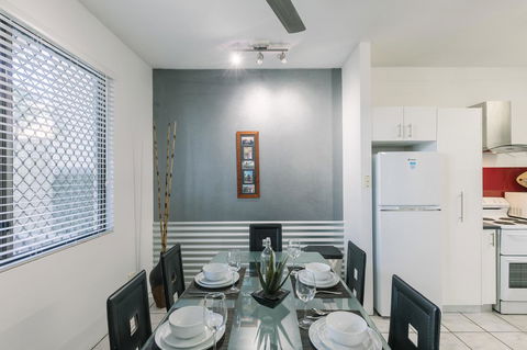 CitySide Apartment - 2 Bedroom With Private Courtyard - Australia Accommodation 2