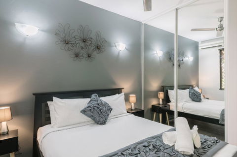 CitySide Apartment - 2 Bedroom With Private Courtyard - Australia Accommodation 15