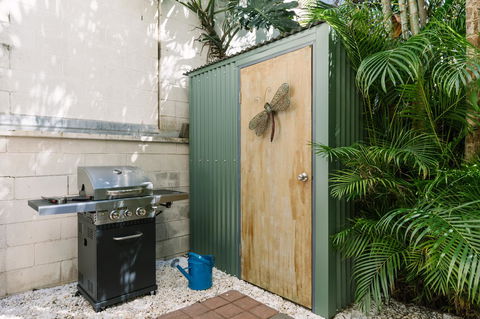 CitySide Apartment - 2 Bedroom With Private Courtyard - Australia Accommodation 12