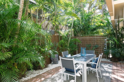 CitySide Apartment - 2 Bedroom With Private Courtyard - Australia Accommodation 13