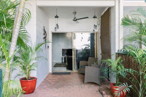 CitySide Apartment - 2 Bedroom With Private Courtyard - Australia Accommodation 7
