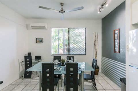 CitySide Apartment - 2 Bedroom With Private Courtyard - Australia Accommodation 9