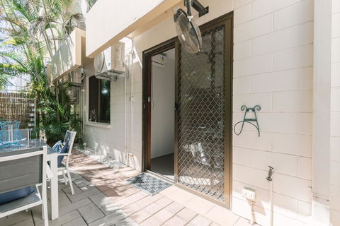 CitySide Apartment - 2 Bedroom With Private Courtyard - Australia Accommodation 10
