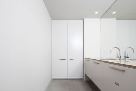 Hotel Realm - Australia Accommodation 4