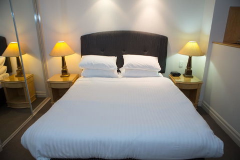 Bond 215 - Australia Accommodation 1