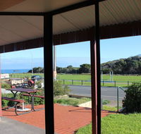 Bott's Beach Retreat - Australia Accommodation