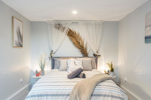 Boutique Private Rm Situated In The Heart Of BurwoodG1 - Australia Accommodation 0