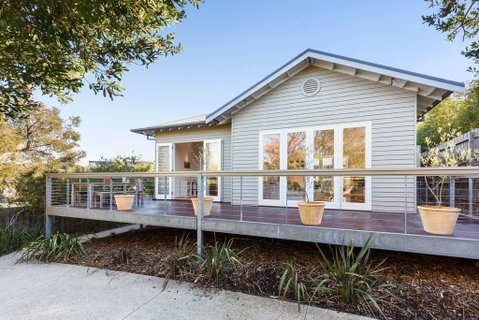 BOUTIQUE STAYS - Queen Adelaide - Australia Accommodation 0