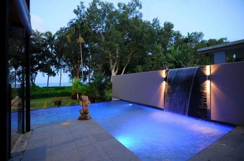 Bramston Beach - Luxury Holiday House - Australia Accommodation 3