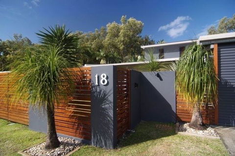 Bramston Beach - Luxury Holiday House - Australia Accommodation 2
