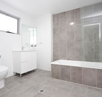 Brand new Family Friendly Apartment for 7 - Australia Accommodation