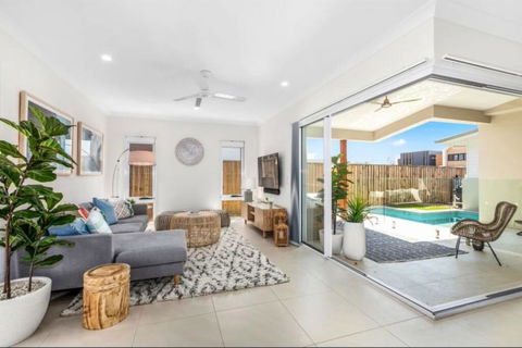 Brand New PRIZE HOME 50m Path To Beach - Australia Accommodation 0