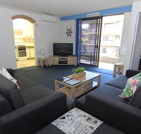 Breakers 10 - Main Beach Location - Australia Accommodation