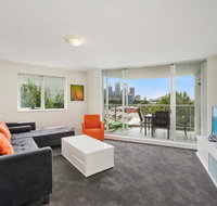 Bridge and Sails - Views of the Bridge and Opera House from this Executive 2BR Apartment in Darlinghurst - Australia Accommodation