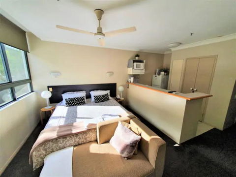 Brisbane City Resort Style Studio Waterfront Apartment - WINTER SPECIAL! - Australia Accommodation 1