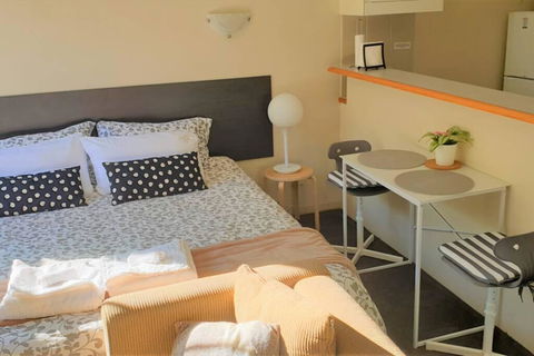 Brisbane City Resort Style Studio Waterfront Apartment - WINTER SPECIAL! - Australia Accommodation 2
