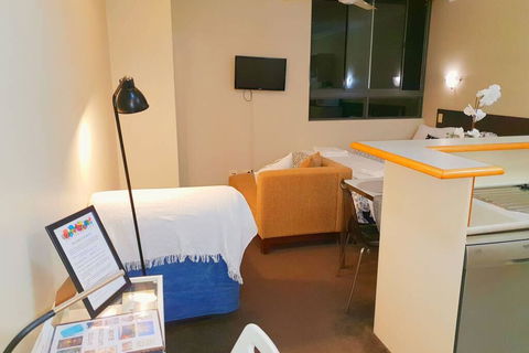 Brisbane City Resort Style Studio Waterfront Apartment - WINTER SPECIAL! - Australia Accommodation 3