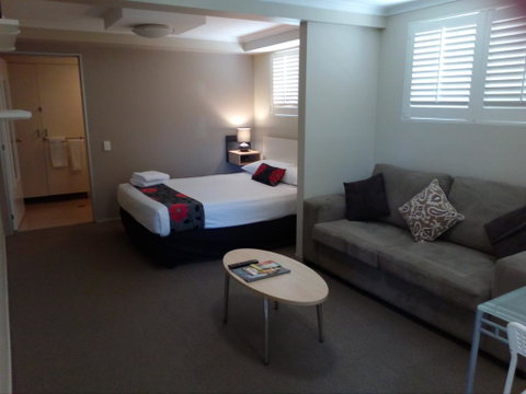 Brisbane Street Studios - Australia Accommodation 2