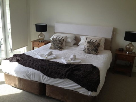 Broadbeach Inverloch Resort - Australia Accommodation 2