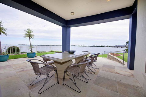 Brookwater- Waterfront On Lake Mulwala - Australia Accommodation 2