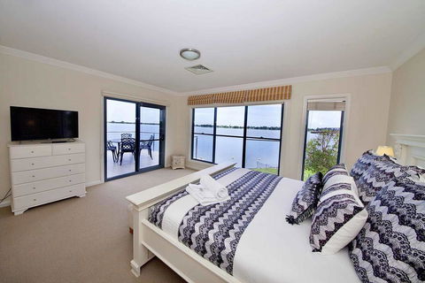 Brookwater- Waterfront On Lake Mulwala - Australia Accommodation 0