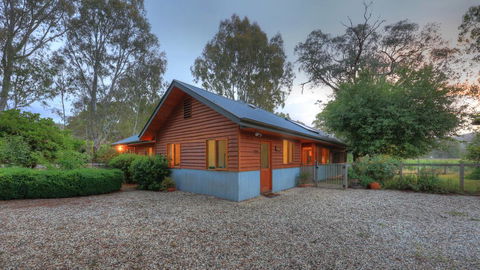 Buffalo River Homestead - Australia Accommodation 1