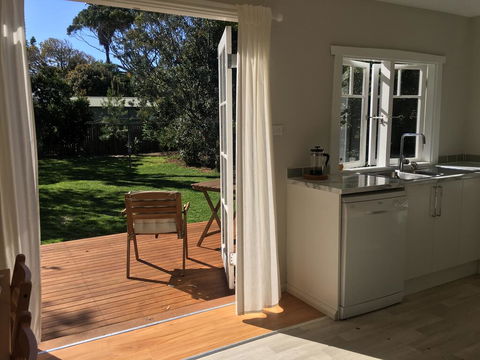 Burrill Lakeview Cottage - Australia Accommodation 3