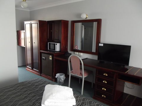 Bushman's Motor Inn - Australia Accommodation 3