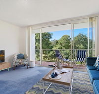 Bushwalk To The Beach From A Tranquil Apartment - Australia Accommodation