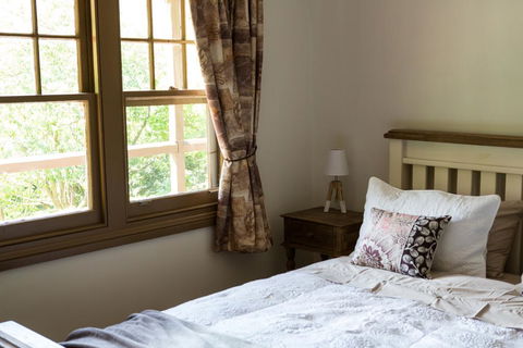 Buttercup Hill - Australia Accommodation 3