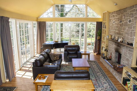 Bygone Beautys Cottages - Bronte Cottage - Australia Accommodation 3