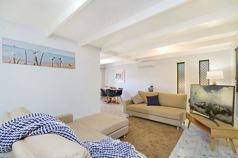 Caba Shack - Australia Accommodation 1